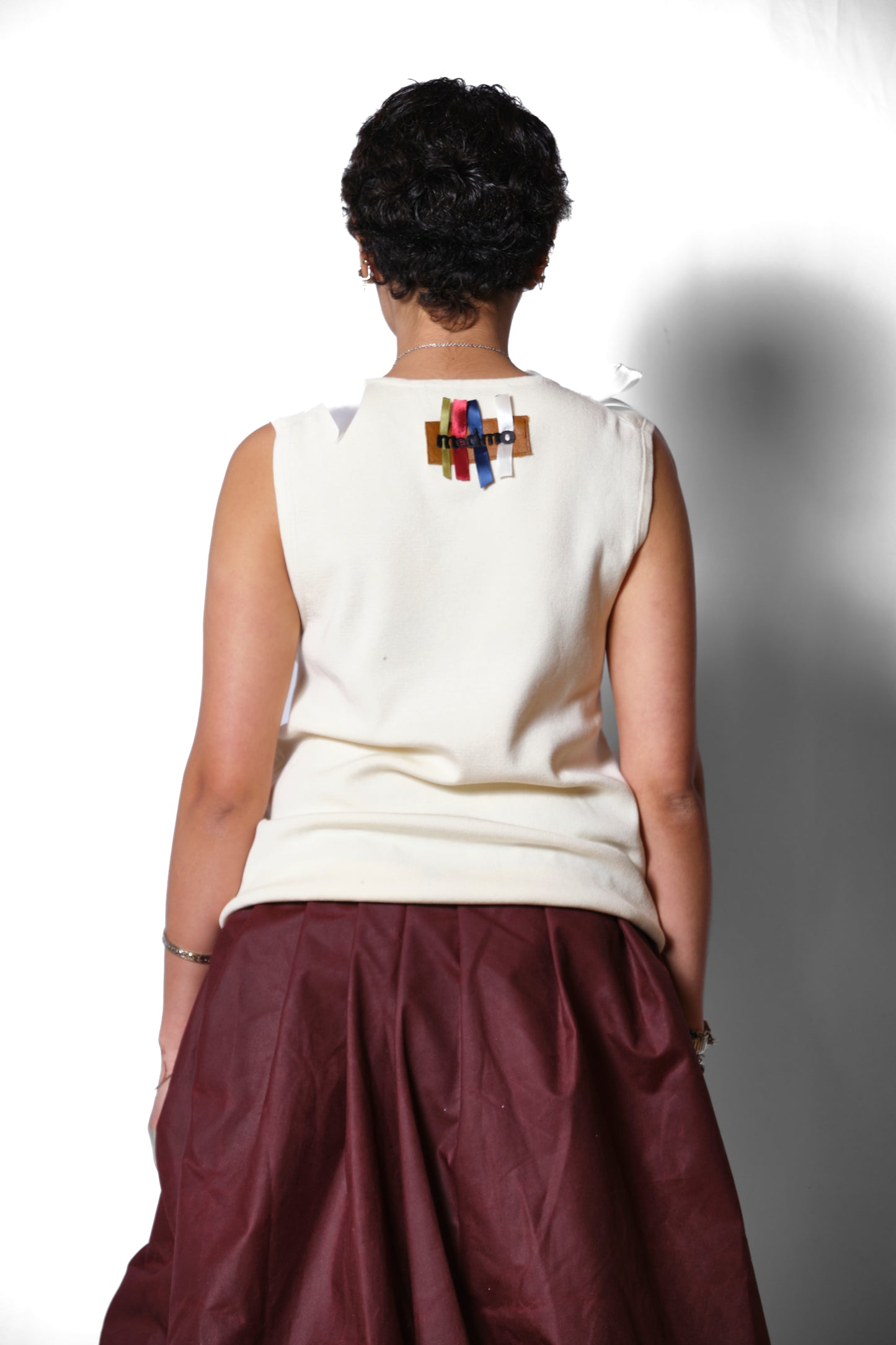RIBBON COLLAR KNIT VEST