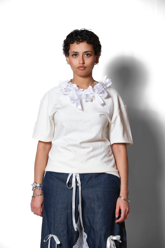 RIBBON COLLAR TSHIRT