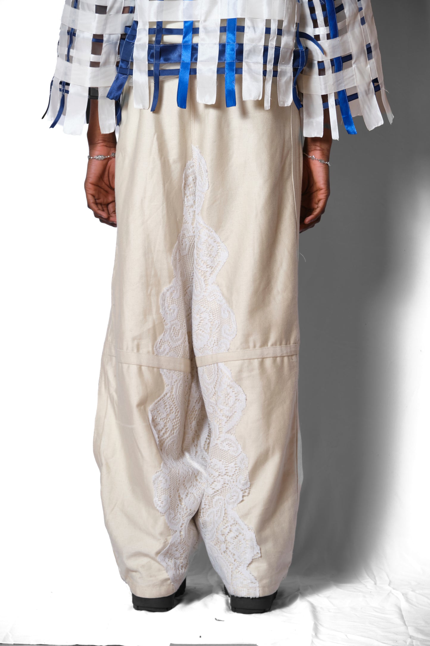 LACE DARTED CANVAS JEANS