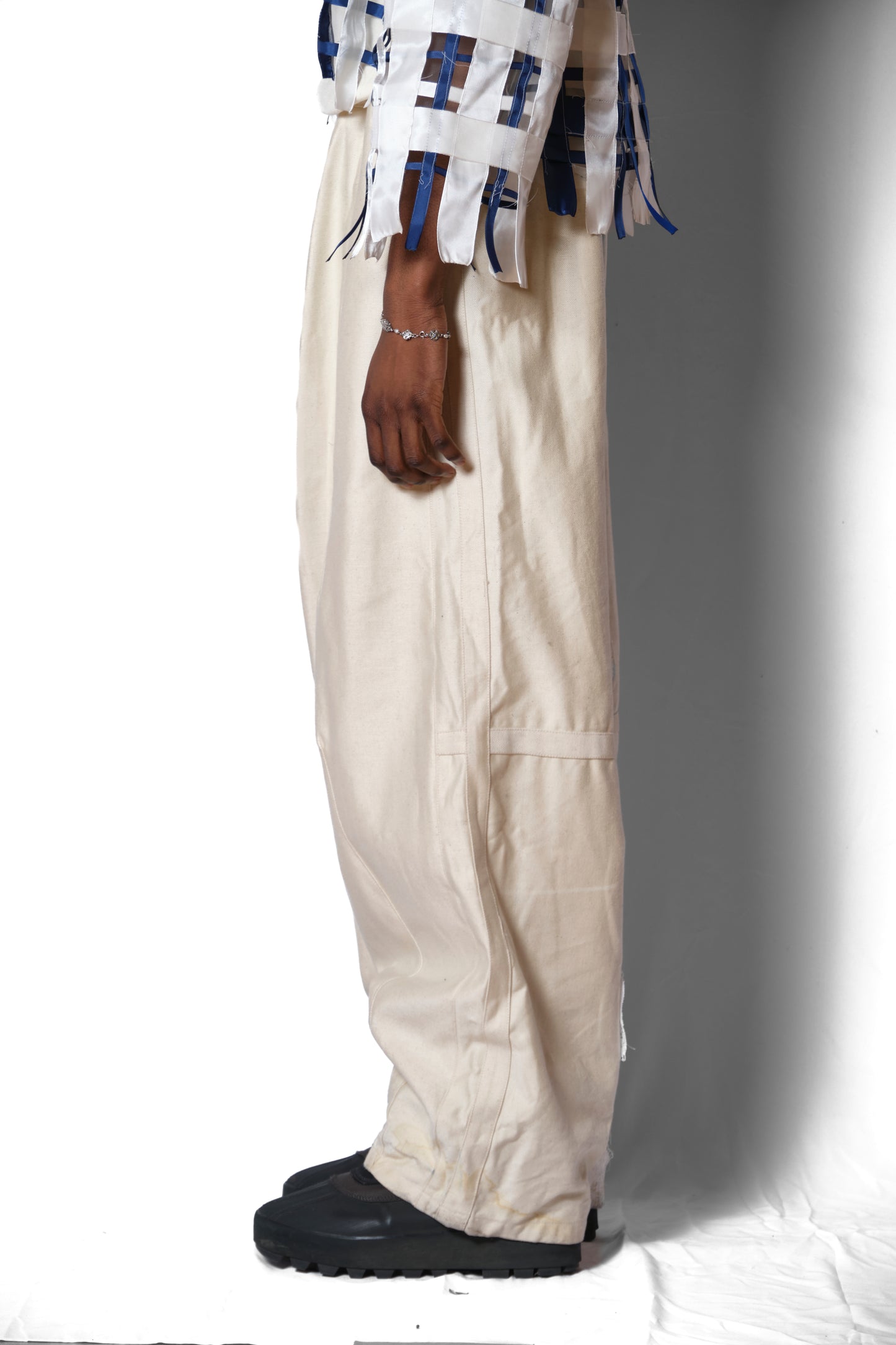 LACE DARTED CANVAS JEANS
