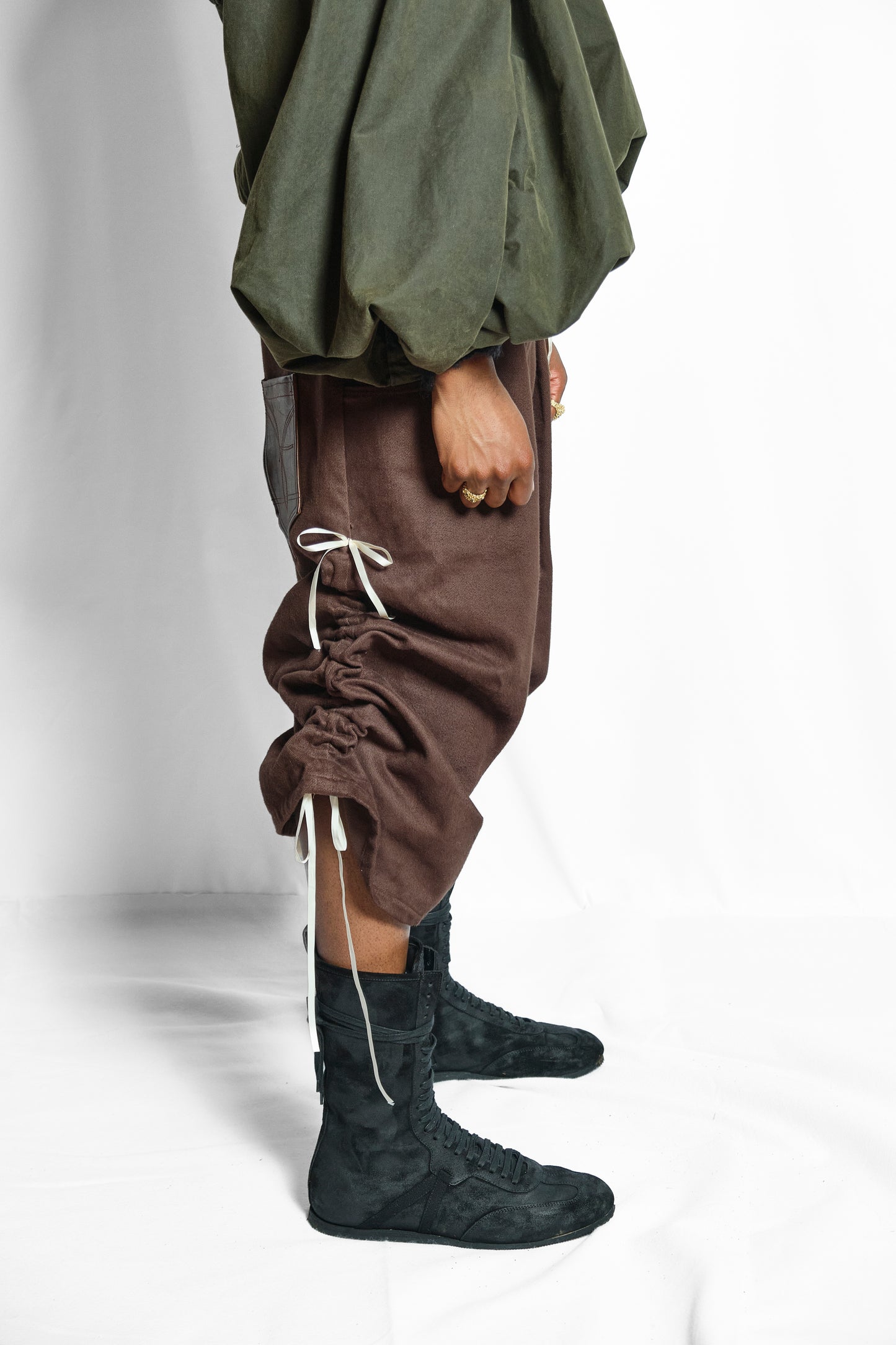 ‘BULLY' RIBBON GATHER SHORTS