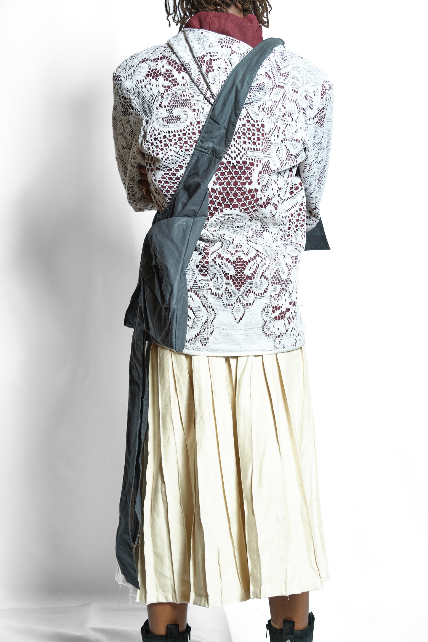 'LATE COMER' BOW SLING BAG - BLUE