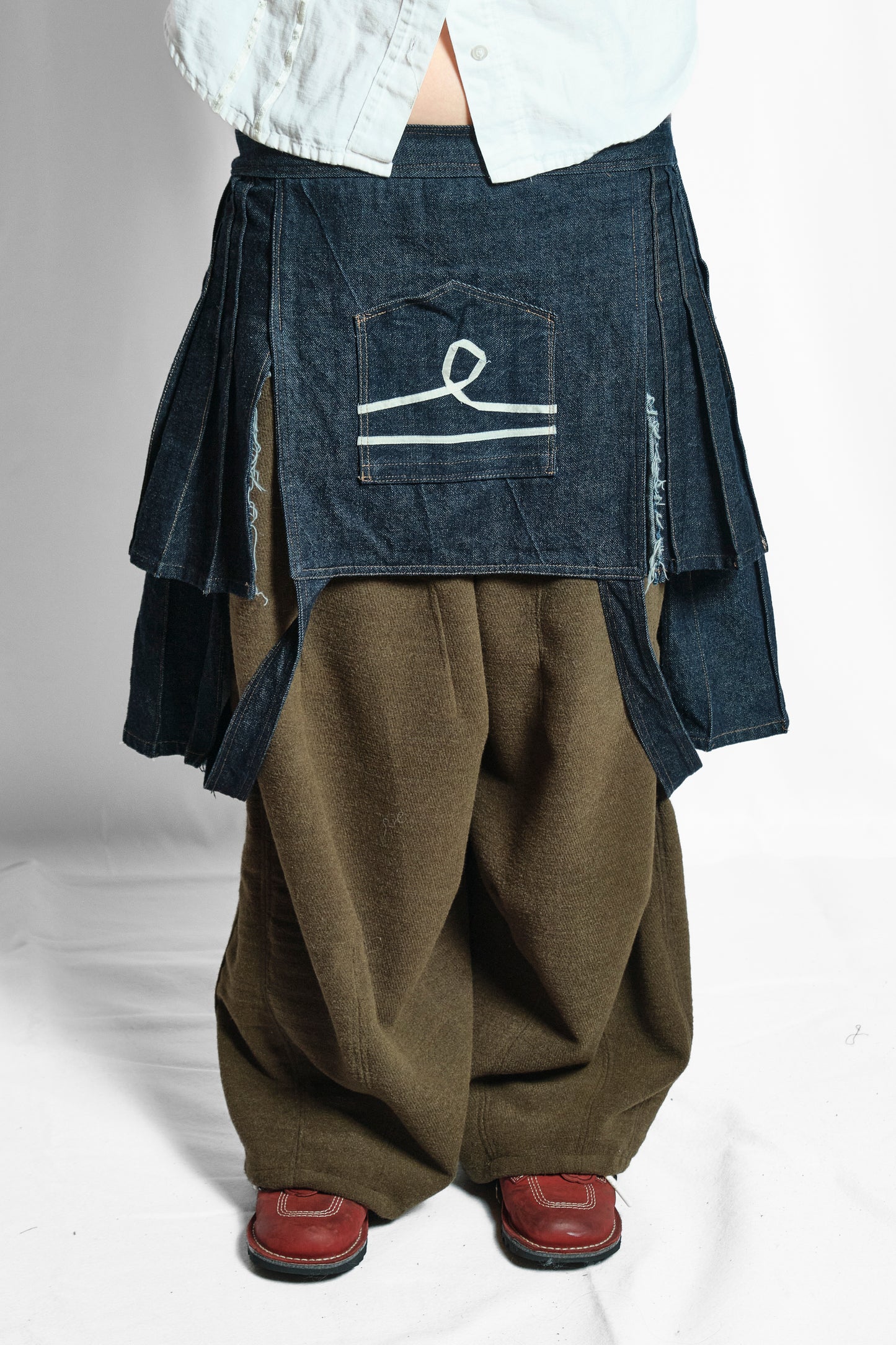 'LATE' DENIM APRON PLEATED SKIRT