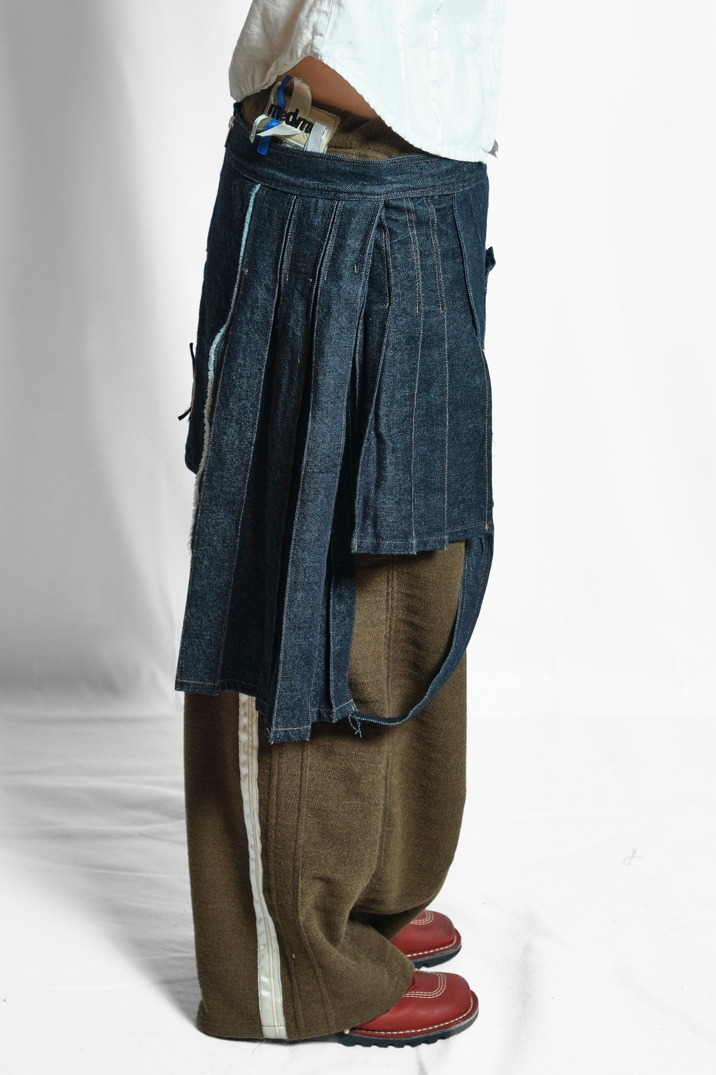 'LATE' DENIM APRON PLEATED SKIRT